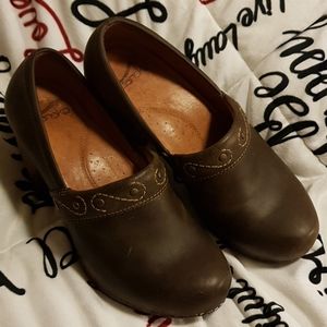 Dansko size 38